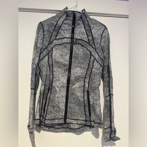 Lululemon Define Jacket
Luon Spray Jacquard White Black
